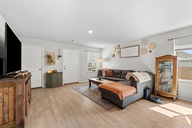 Building Photo - 6403 Ignacio Ct