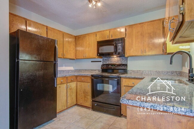 Building Photo - 7945 Timbercreek Ln
