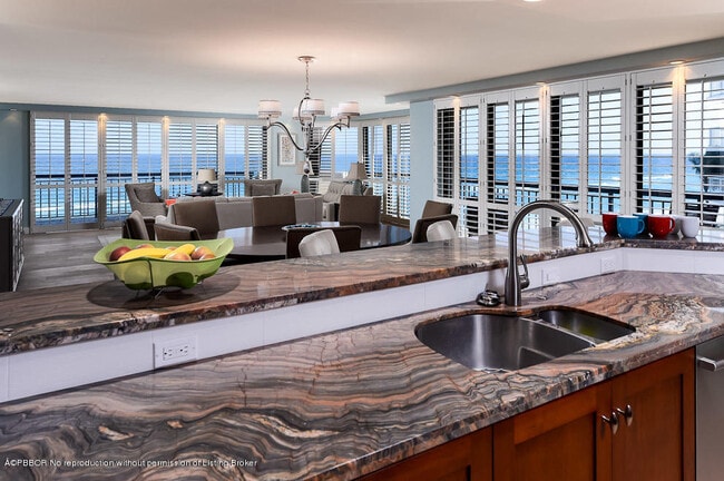 Building Photo - 3140 S Ocean Blvd