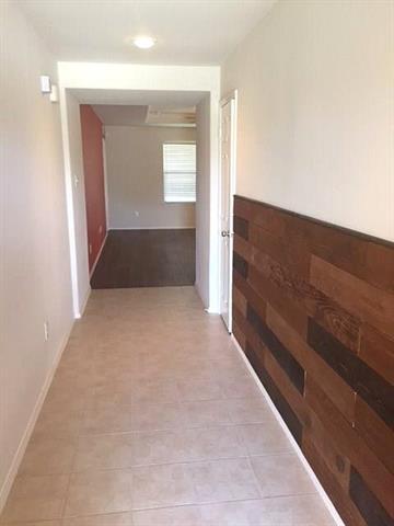 Building Photo - 5840 Mirror Ridge Dr