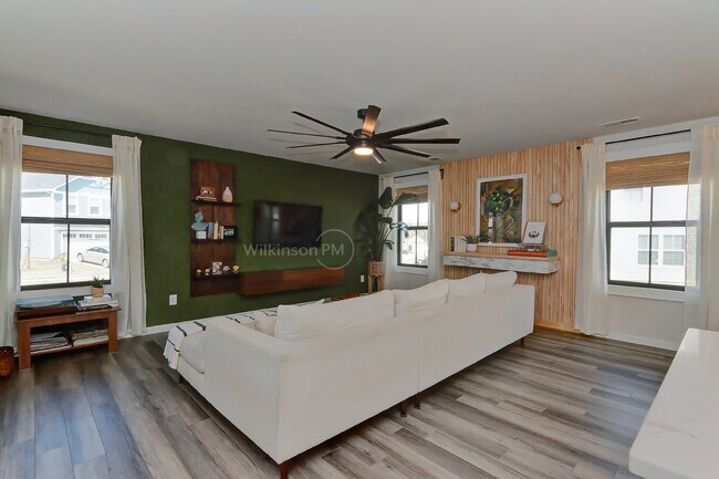 Foto del edificio - Stunning 4BD/2.5BTH 2-Story Single Family ...