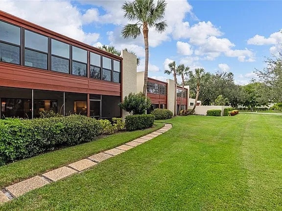 Foto del edificio - 531 Spring Lakes Blvd