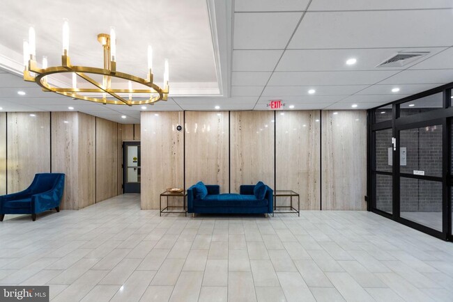 Foto del edificio - 6101 Edsall Rd