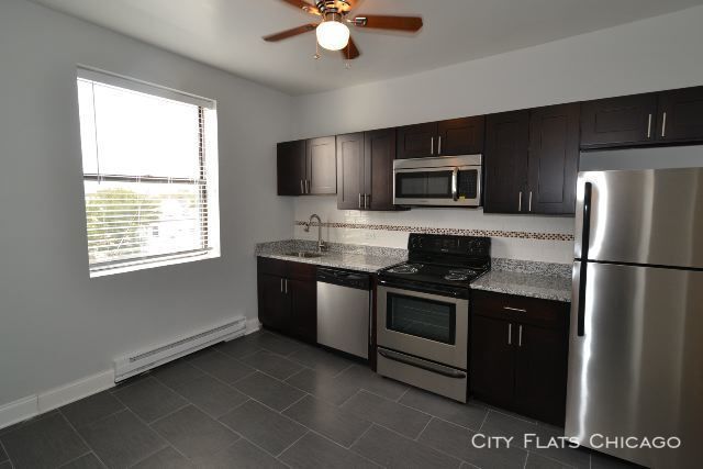 Building Photo - 3637 W Dickens Ave