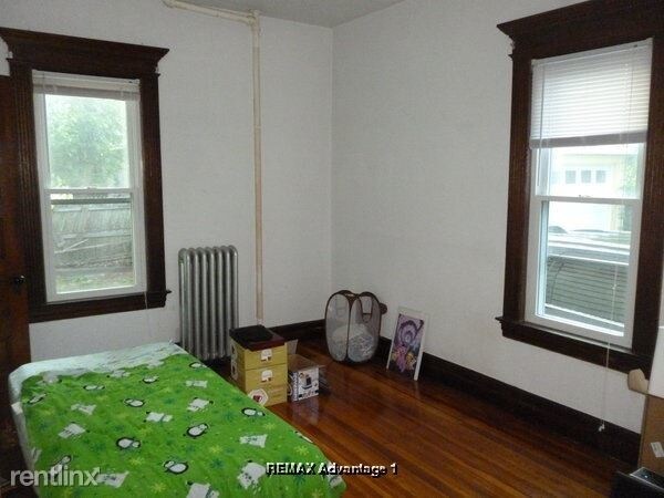 Building Photo - 3 br, 1 bath Apartment - 29 Roxbury St
