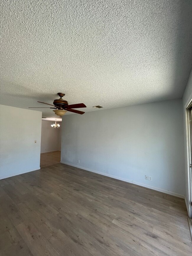 Foto del edificio - Move-In Ready 4 Bedroom Home!