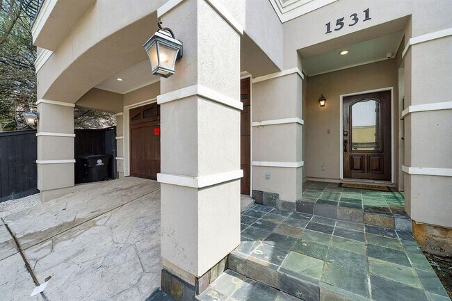 Building Photo - 1531 Hazel St