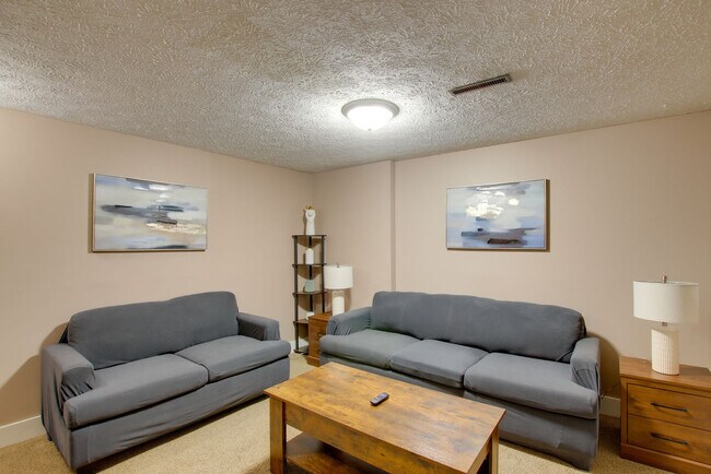 Foto del edificio - 5368 N Linwood Ave