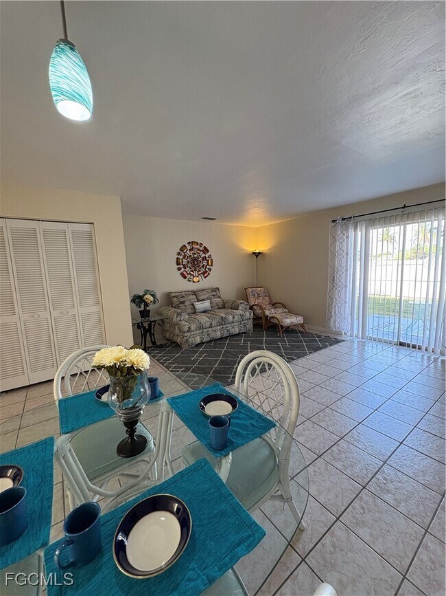 Foto del edificio - 1005 SW 48th Terrace