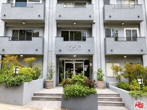 Building Photo - 1250 Kings Rd