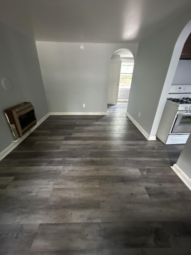 4518 Woodland Hills Blvd Unit 2, Dayton, OH 45414 Room for Rent in Dayton, OH