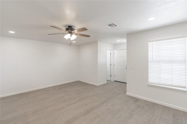 Building Photo - 787 NE 4th St