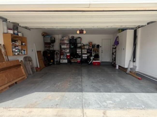 Building Photo - Beautiful 4 Bed / 2.5 Bath Home in Quiet Neighborhood