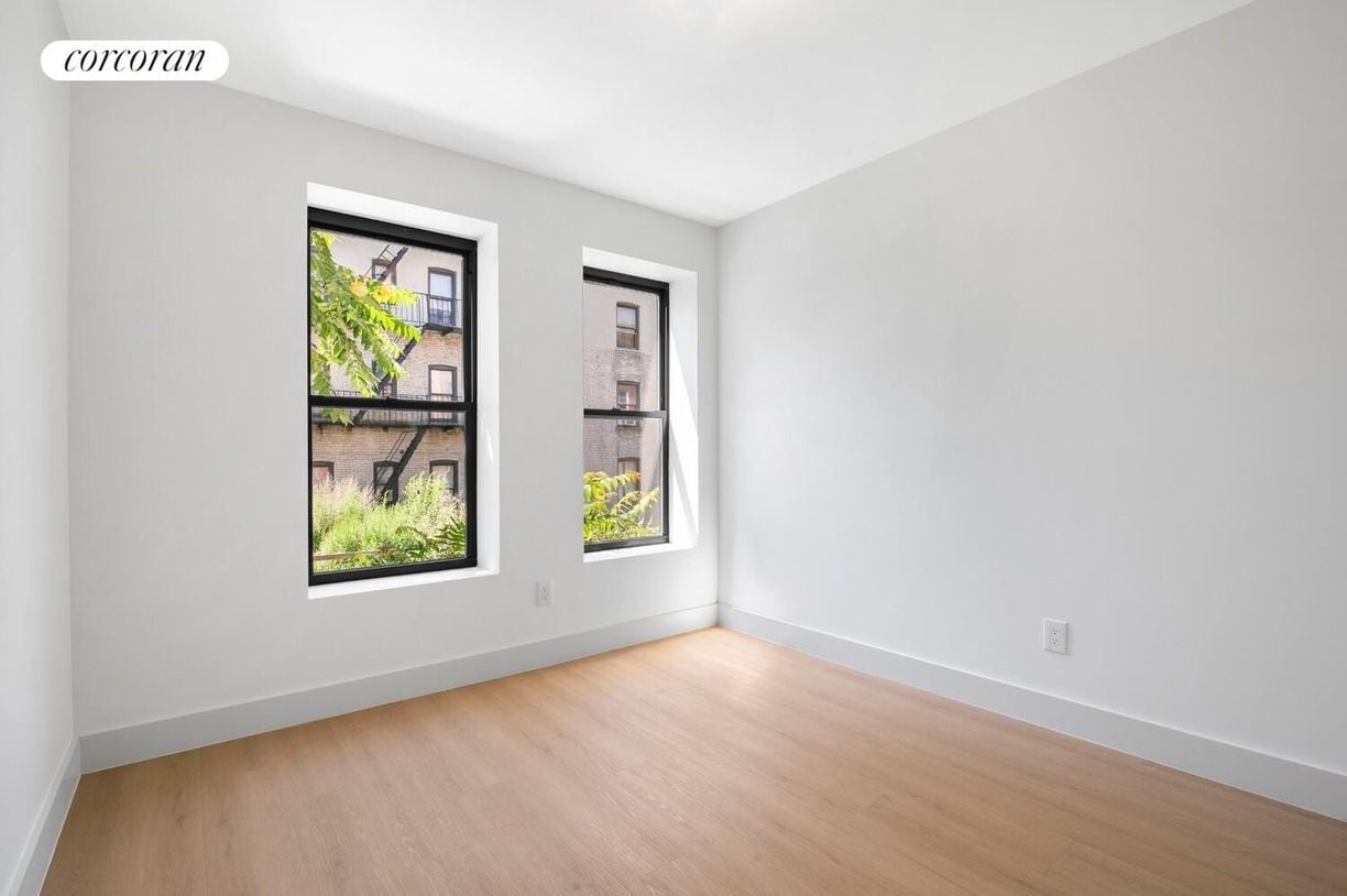Building Photo - 972 Montgomery St