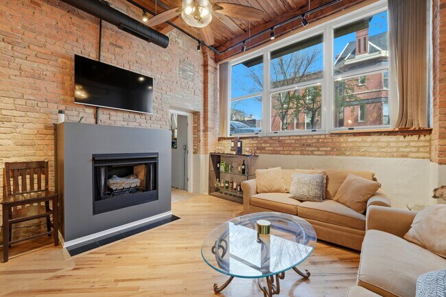 Foto del edificio - 1500 W Monroe St