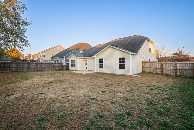 Building Photo - 1624 Cabelas Pl