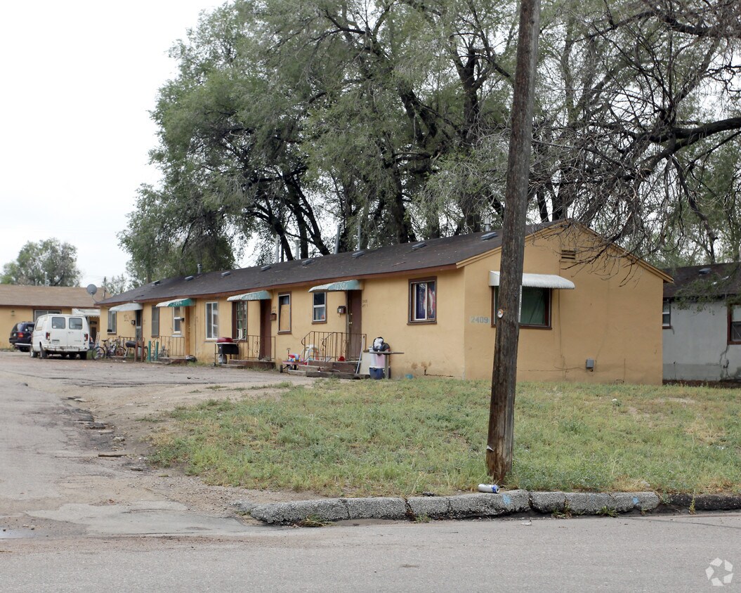 Primary Photo - 2403-2413 E Saint Vrain St