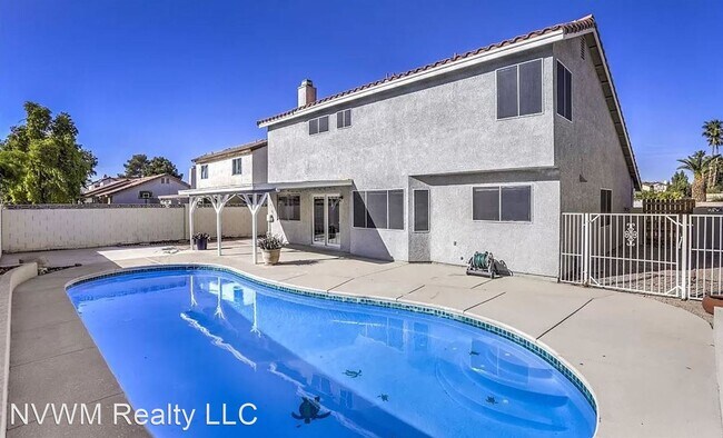 Foto del edificio - 4 br, 3 bath House - 2326 Lone Pine St
