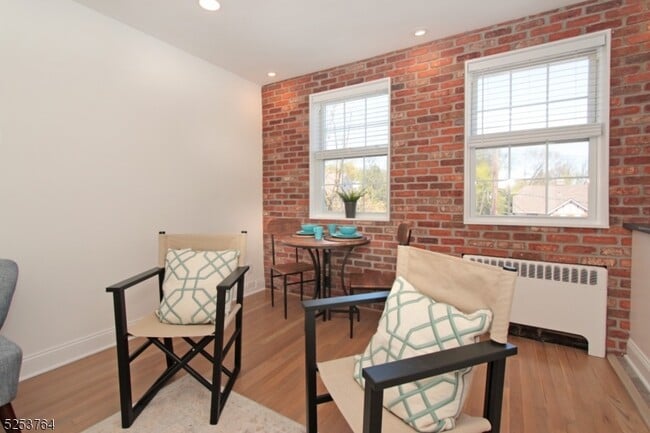 Building Photo - 378 Claremont Ave