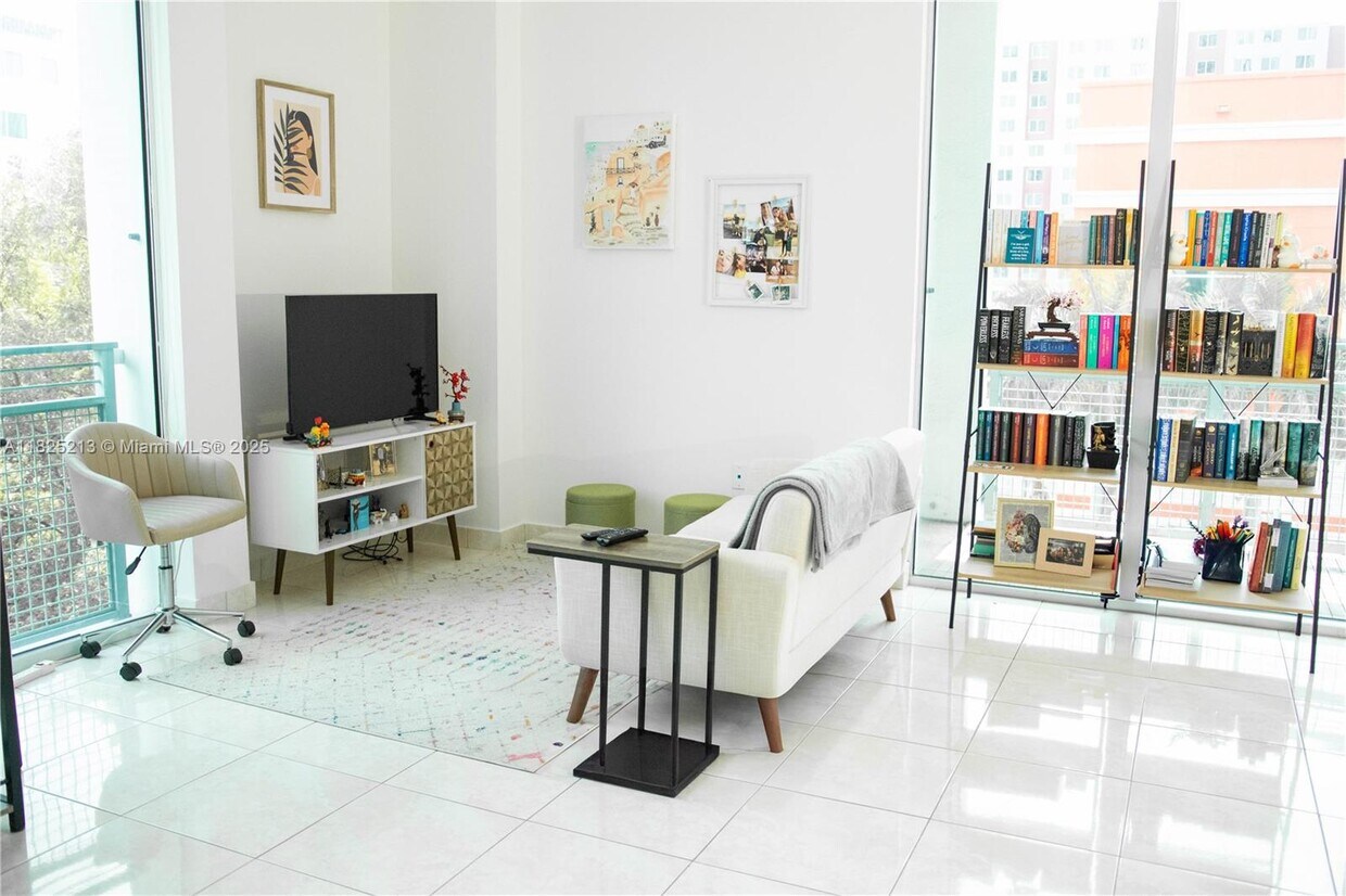 Foto principal - 350 NE 24th St