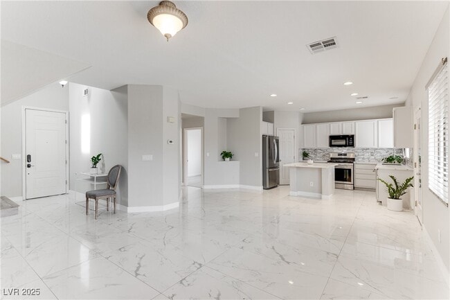 Foto del edificio - 5614 Midnight Breeze St