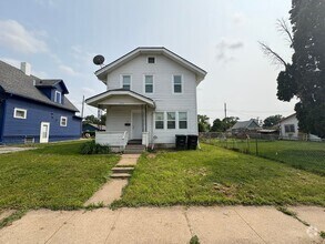 Building Photo - 2431 Emmet St