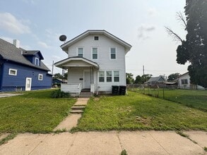 Building Photo - 2431 Emmet St
