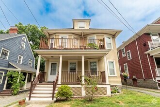 Building Photo - 15 Castleton St