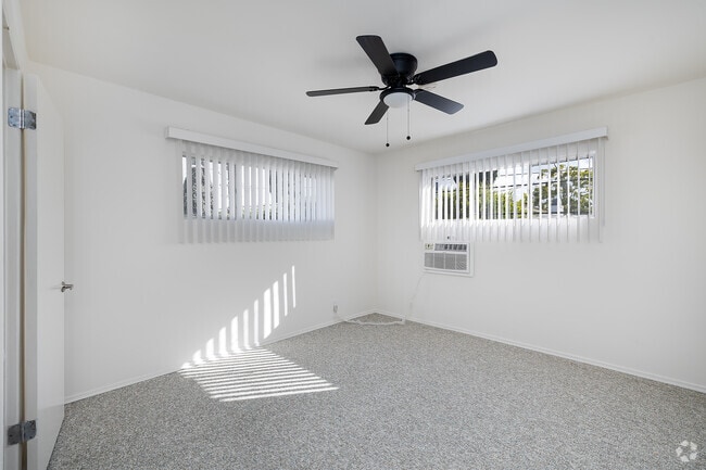 2 habitaciones, 2 baños - 1050 pies cuadrados - Segundo dormitorio - 220 S Doheny Dr