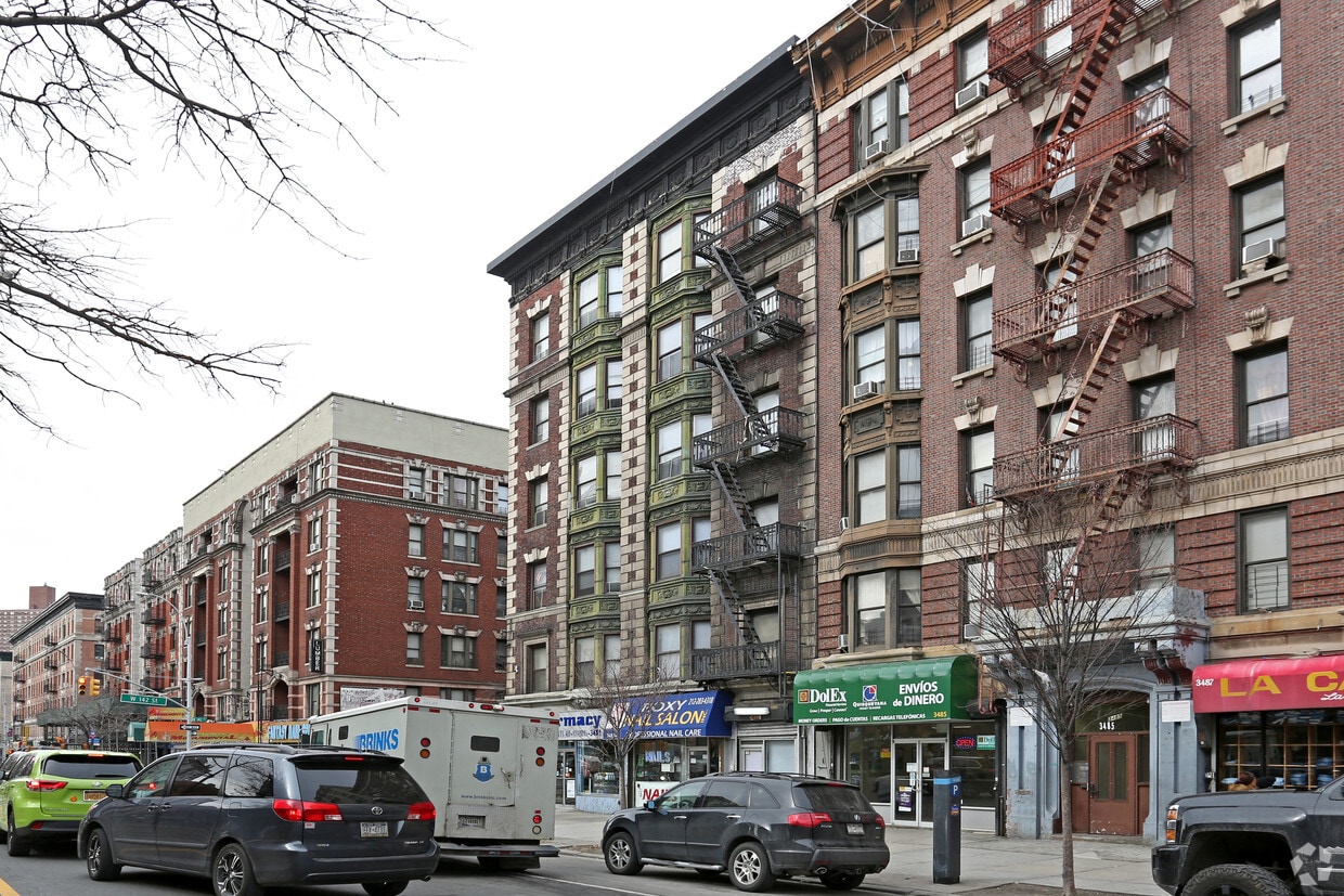 Building Photo - West Broadway Residence