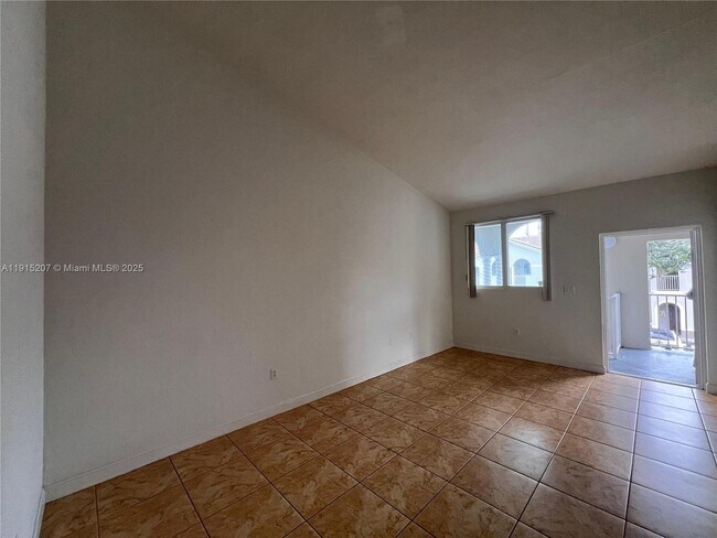 Foto del edificio - 2728 SE 17th Ave