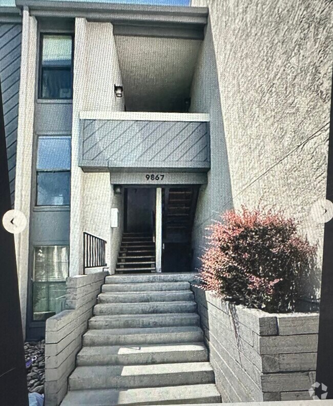 Building Photo - 9867 E Peakview Ave