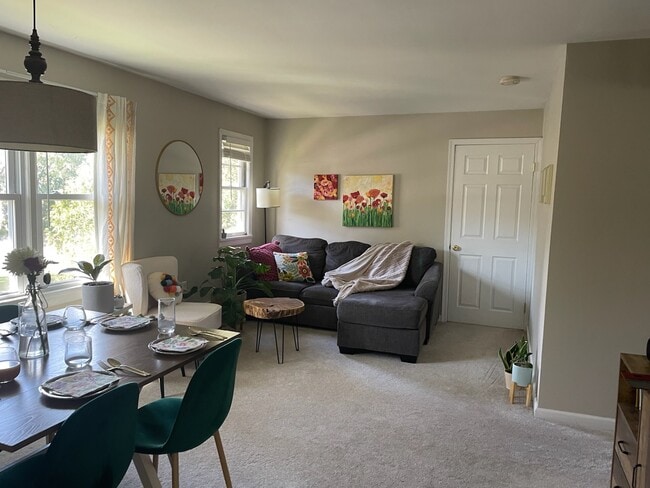 Foto del edificio - 121 Grove Ave