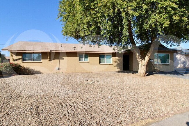 Foto del edificio - 7954 W Indianola Ave