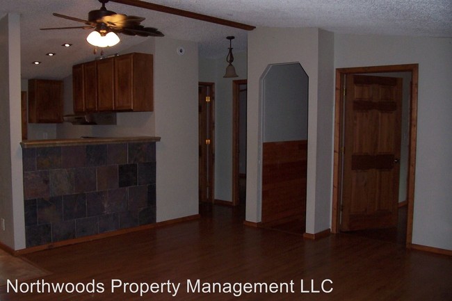 Building Photo - 1614 Birchtree Ln