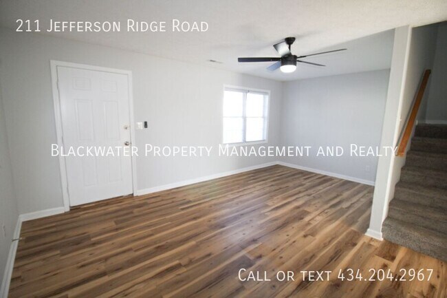 Building Photo - 211 Jefferson Ridge Rd
