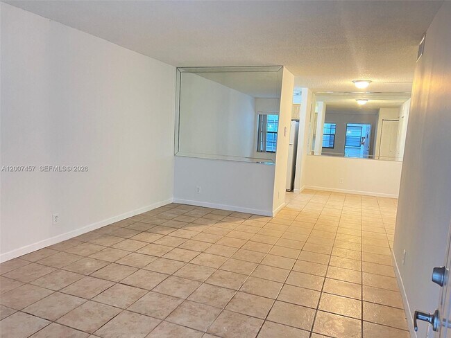 Foto del edificio - 3215 NW 102nd Terrace