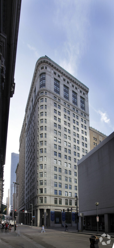 Carlyle Apartments Pittsburgh