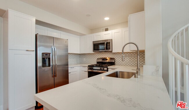 Foto del edificio - 5553 W 6th St