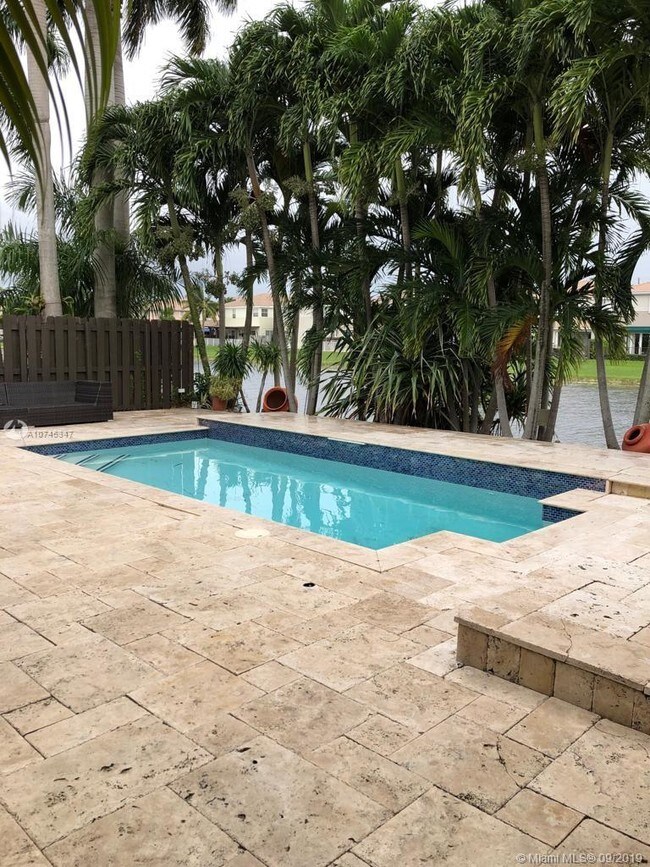 Foto del edificio - 11321 NW 46th Ln
