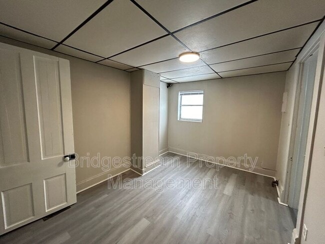 Building Photo - 539 S Monroe St