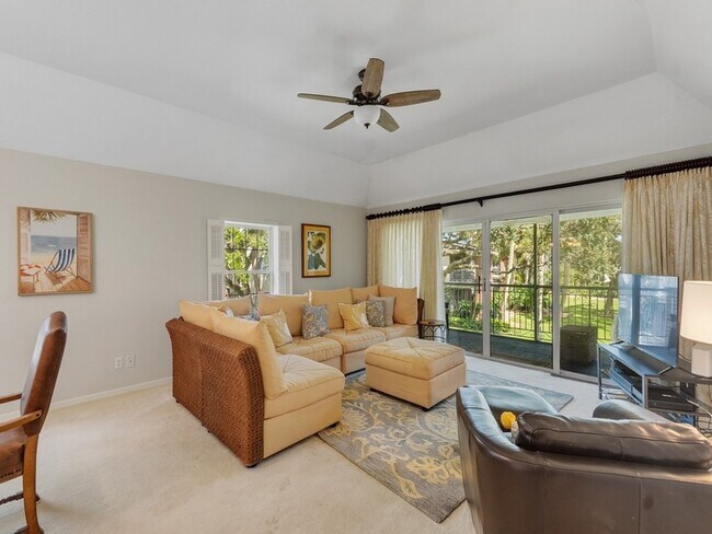 Foto del edificio - 101 Park Shores Cir