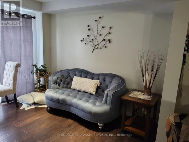 Building Photo - 406 Woodbine Ave