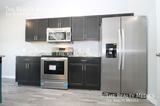 Foto del edificio - 15662 SW 27th Ave Rd