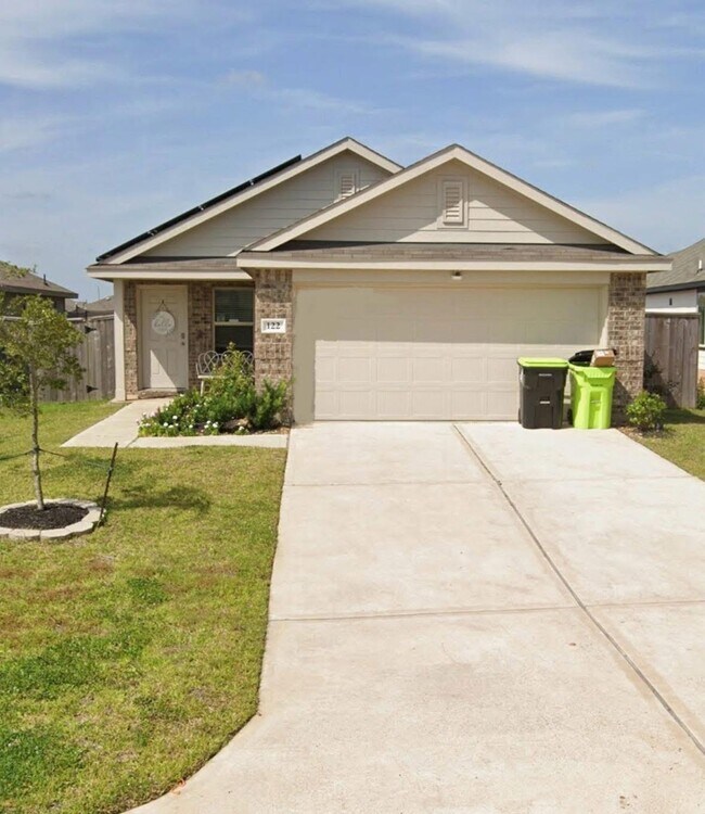 Building Photo - 122 Spring Rose Dr