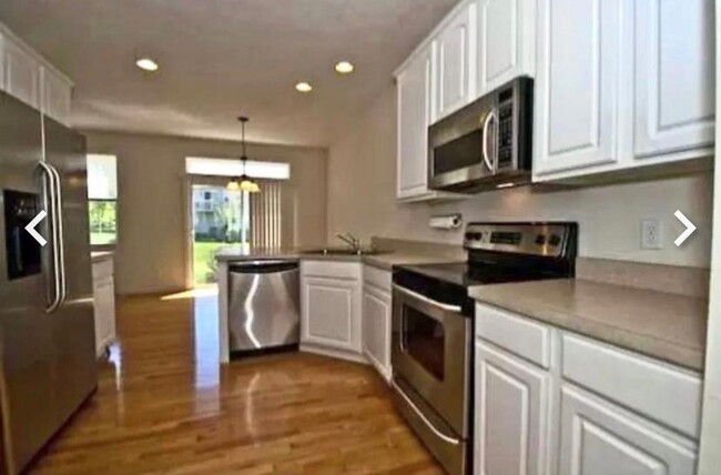 Building Photo - 3657 Thorngate Dr