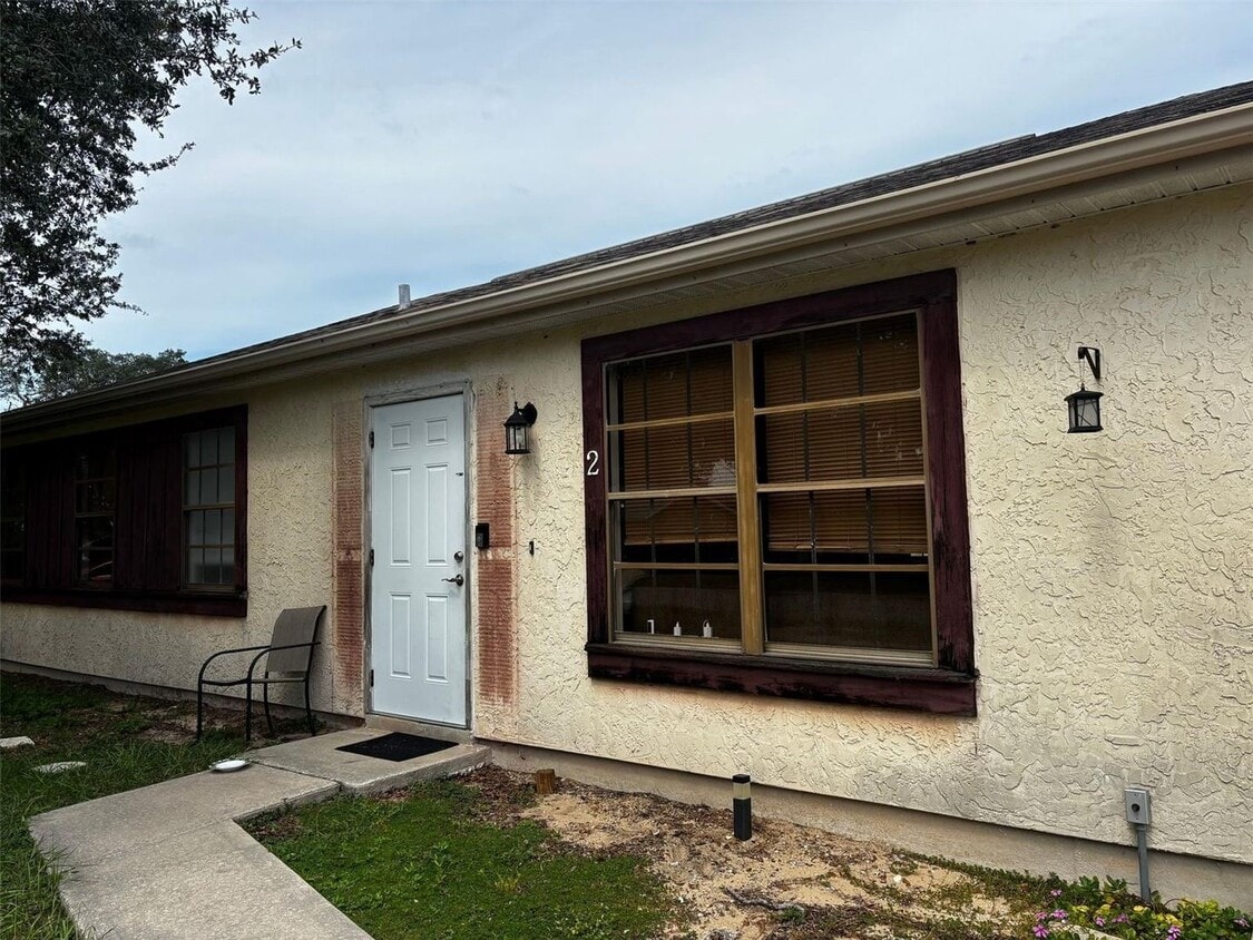 Foto principal - 2/2 Home in Silver Springs Shores Lake Joy...