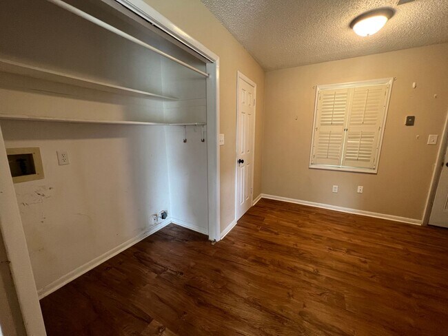 Foto del edificio - 13847 Mariellen Rd