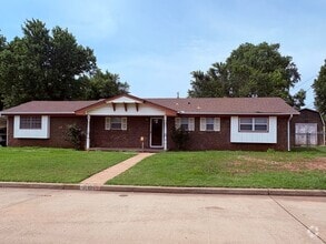 Building Photo - 625 SW 68th St