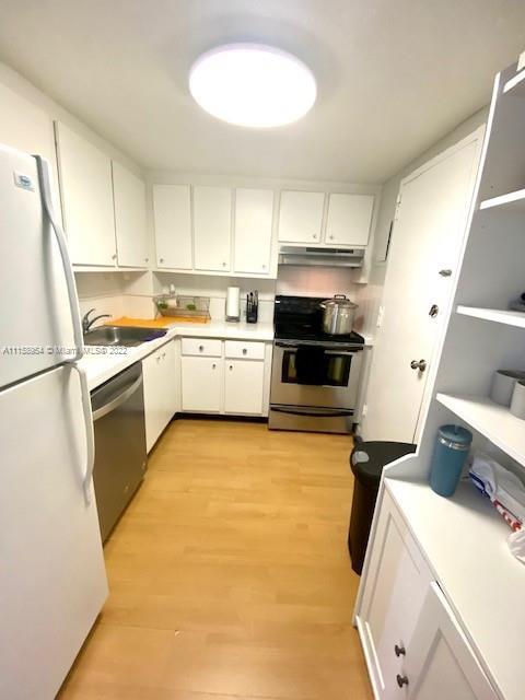 Building Photo - 401 Golden Isles Dr